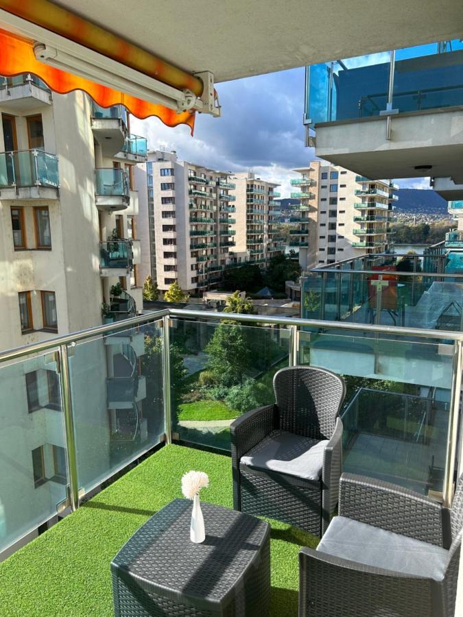 Marina Bay Apartman Budapest Exterior foto